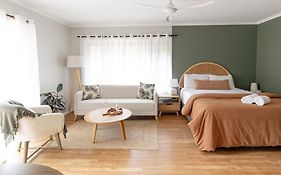 Saltbush Retreat